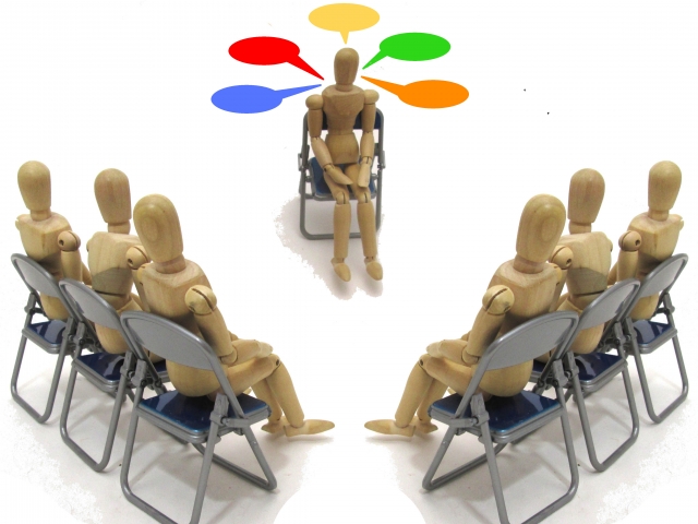 オーディブルでナレーターが朗読しているイメージ